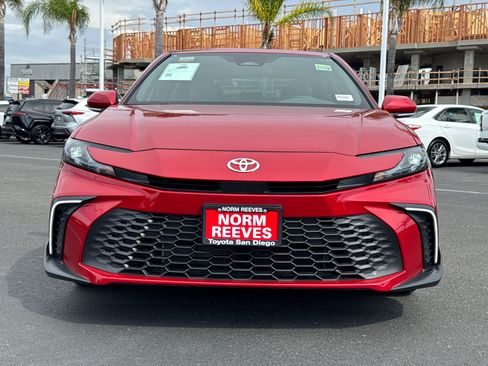 Used 2026 Toyota Camry SE FWD image 5