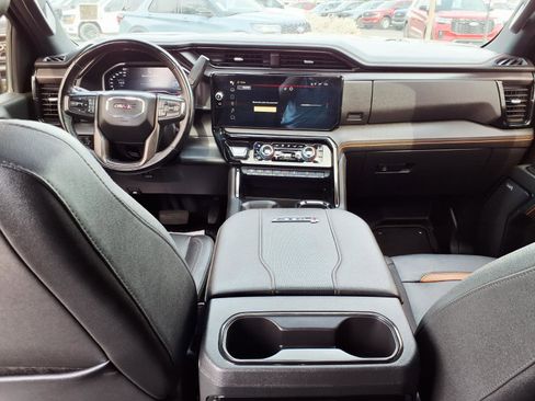 Used 2024 GMC Sierra 2500 AT4 w/ AT4 Premium Plus Package AWD/4WD image 19