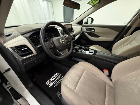 Used 2025 Nissan Rogue SV AWD/4WD image 11