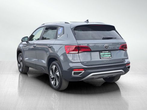 Used 2024 Volkswagen Taos SE image 6