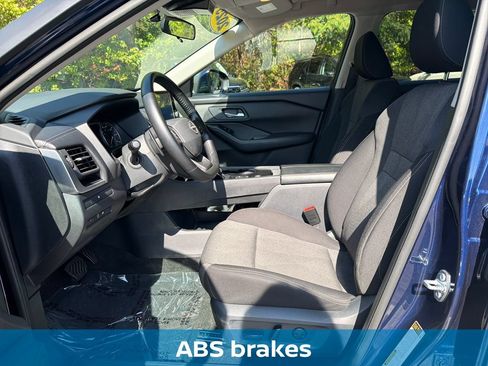 Used 2025 Nissan Rogue SV FWD image 23