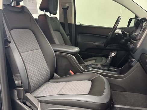 Certified 2022 Chevrolet Colorado Z71 w/ Z71 Midnight Edition image 19