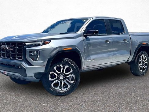 Used 2024 GMC Canyon AT4 w/ Technology Package AWD/4WD image 4