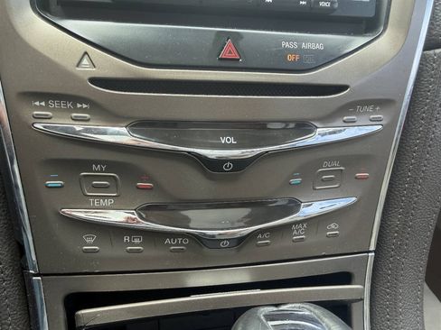 Used 2014 Lincoln MKX AWD w/ Equipment Group 102A image 23