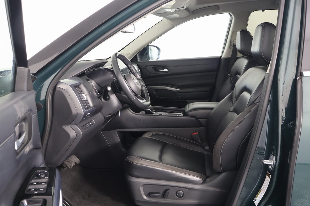 Used 2022 Nissan Pathfinder SL w/ SL Premium Package FWD image 8