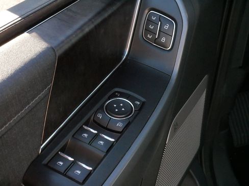 Used 2022 Ford F150 Lariat w/ Max Trailer Tow Package image 19