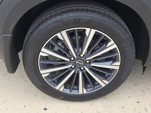 New 2026 Nissan Pathfinder Platinum FWD image 24