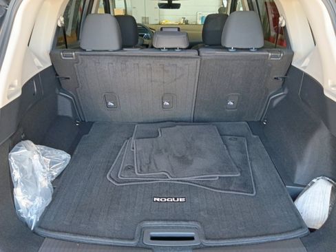 Used 2026 Nissan Rogue SV FWD image 15