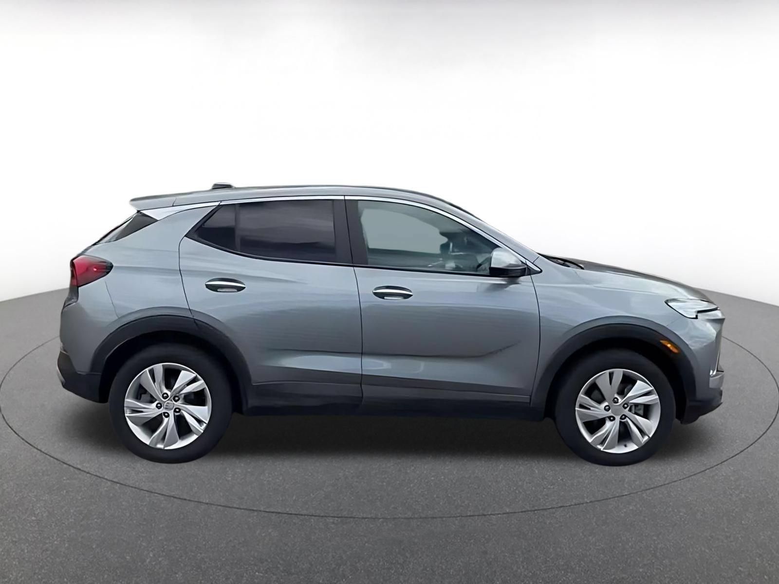 Used 2025 Buick Encore GX Preferred AWD/4WD image 15
