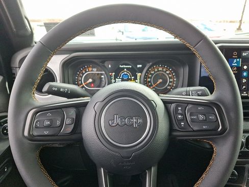 Certified 2024 Jeep Gladiator Sport image 18