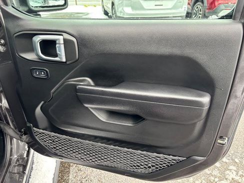 Used 2021 Jeep Wrangler Sport image 12