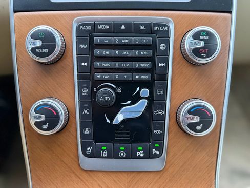 Used 2016 Volvo S60 T5 Inscription Platinum image 34