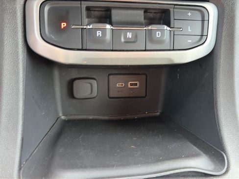 Used 2022 GMC Acadia SLE w/ Driver Convenience Package FWD image 20