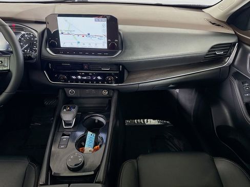 Used 2021 Nissan Rogue SL w/ Premium Package image 28