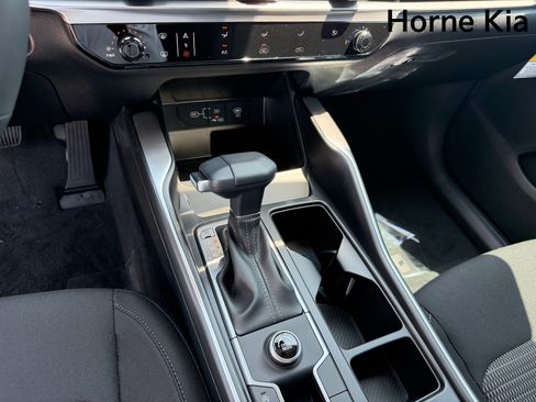 New 2026 Kia Sorento LX FWD image 17