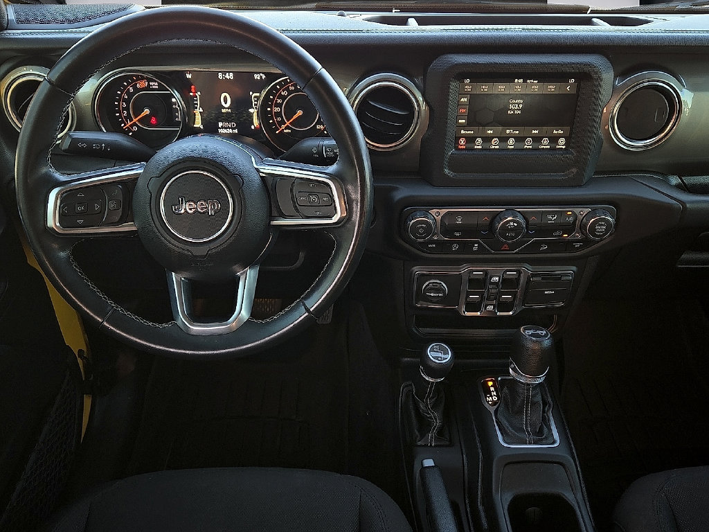 Used 2020 Jeep Wrangler Unlimited Sahara AWD/4WD image 10