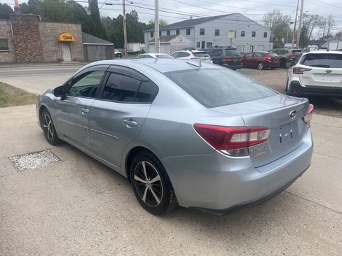 Used 2022 Subaru Impreza 2.0i Premium AWD/4WD image 3