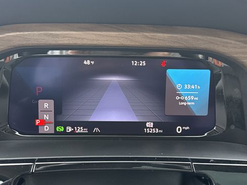 Used 2024 Volkswagen Atlas SE w/ Panoramic Sunroof Package image 11