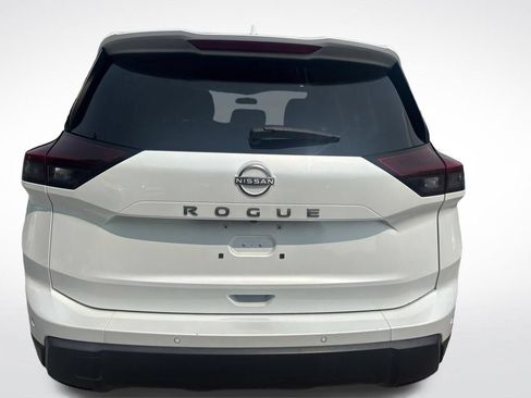 Used 2025 Nissan Rogue SV FWD image 14
