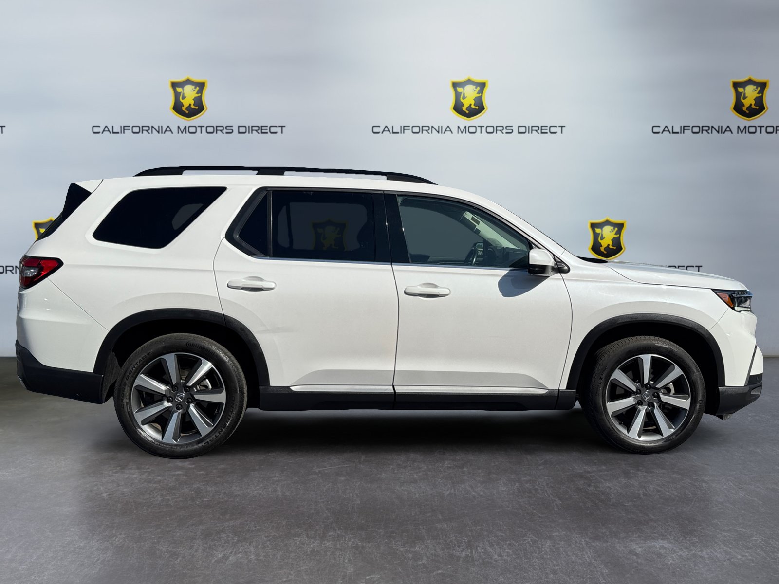 Used 2023 Honda Pilot Touring image 6