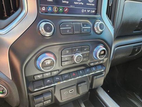 Used 2022 GMC Sierra 1500 SLT w/ SLT Premium Plus Package AWD/4WD image 36