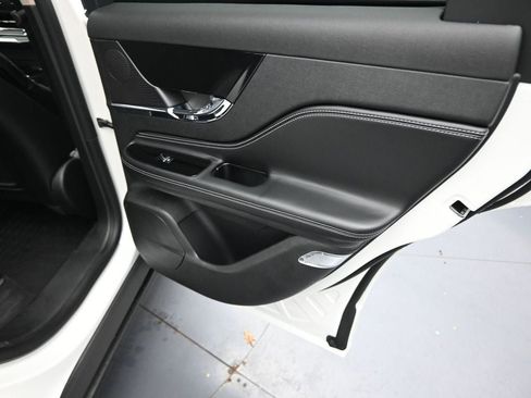 New 2026 Lincoln Corsair Premiere image 32