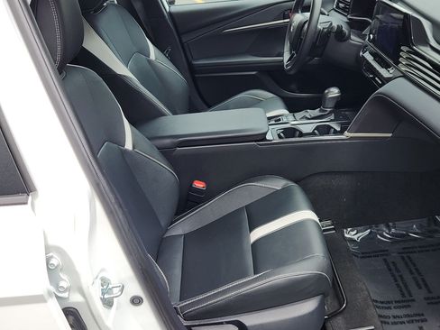 Certified 2025 Toyota Camry SE FWD image 30