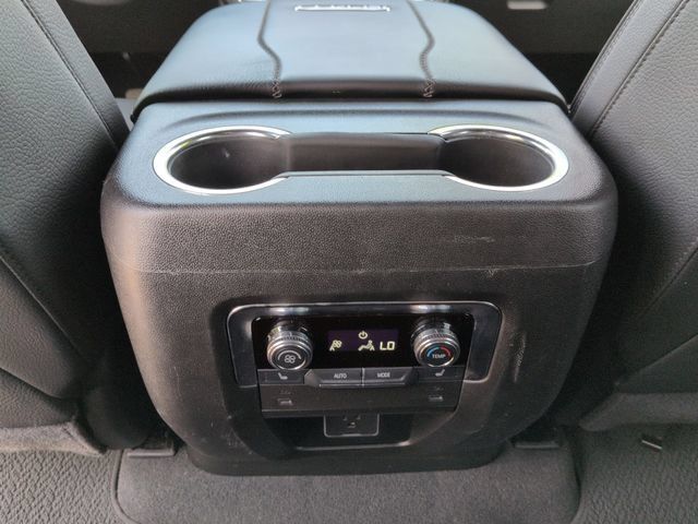 Used 2025 GMC Yukon Denali AWD/4WD image 23