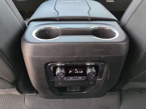 Used 2025 GMC Yukon Denali AWD/4WD image 23