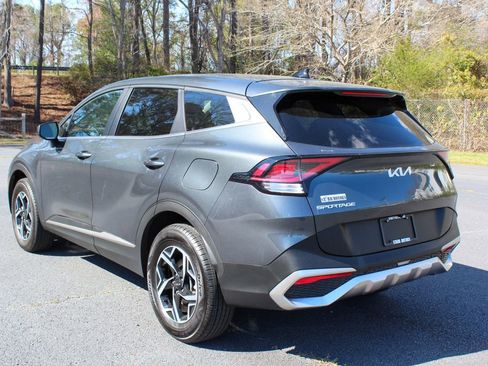 Used 2023 Kia Sportage LX image 5