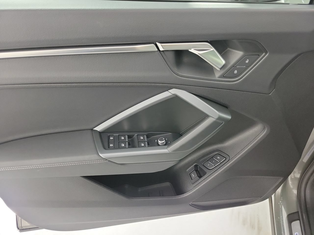 Used 2025 Audi Q3 2.0T Premium AWD/4WD image 28