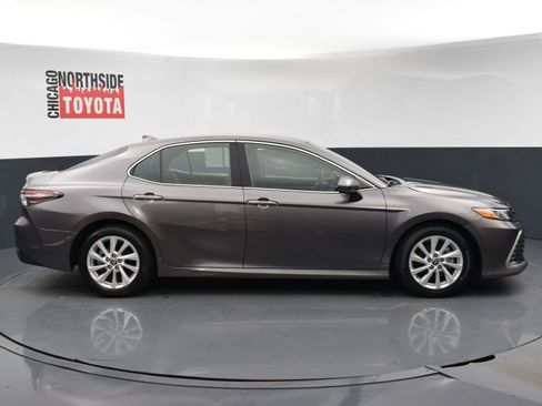 Used 2024 Toyota Camry LE image 5