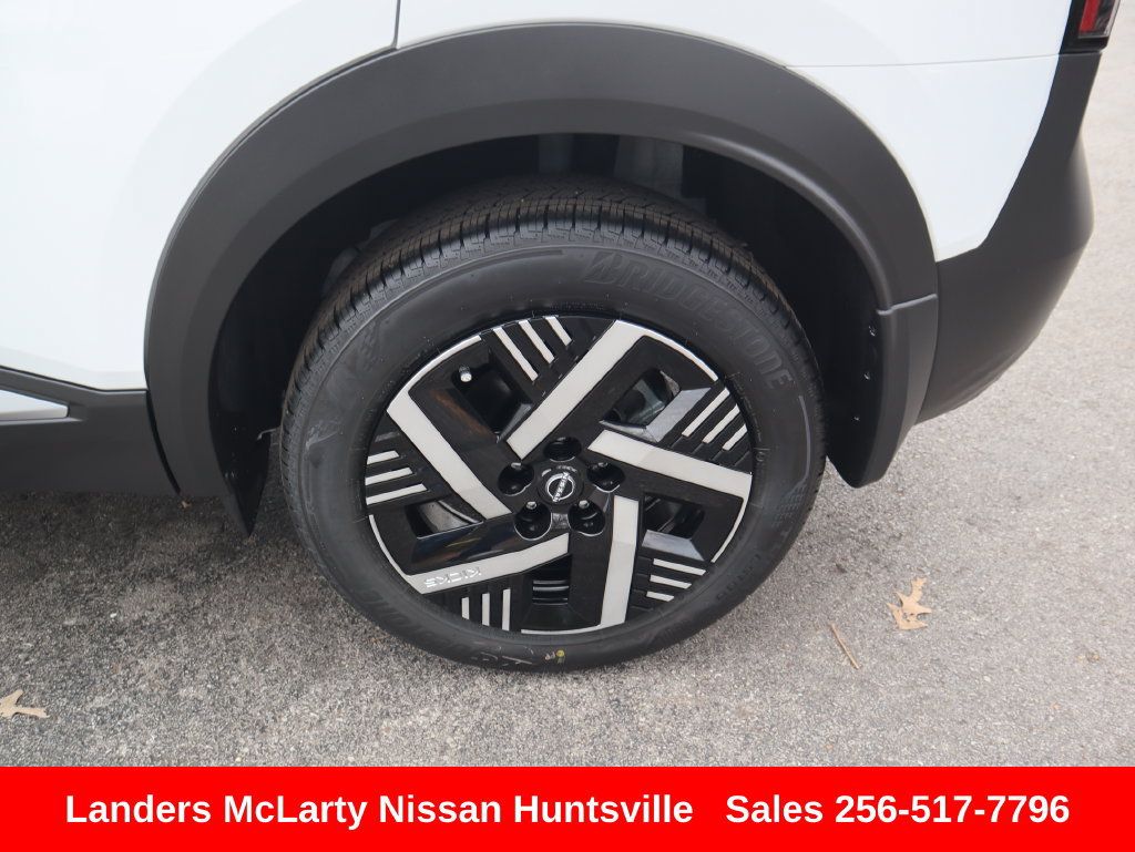 Used 2026 Nissan Kicks SV w/ SV Premium Package FWD image 12