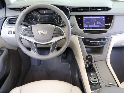 Used 2023 Cadillac XT5 Premium Luxury FWD image 14