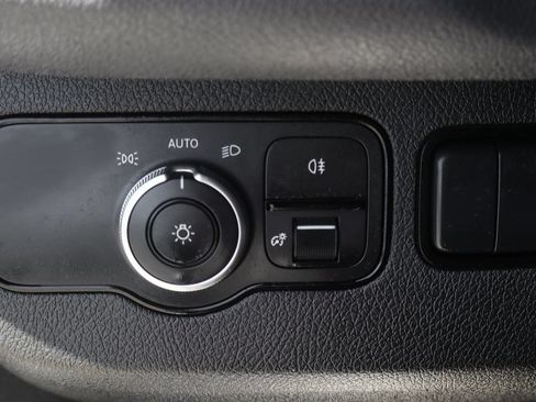 Used 2020 Mercedes-Benz Sprinter 2500 image 25