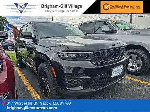 Used 2023 Jeep Grand Cherokee Altitude AWD/4WD image 1
