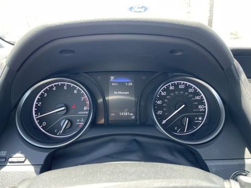 Used 2024 Toyota Camry SE w/ Convenience Package FWD image 11