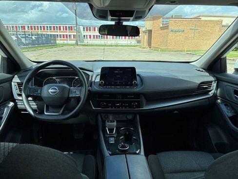 Used 2025 Nissan Rogue SV AWD/4WD image 30