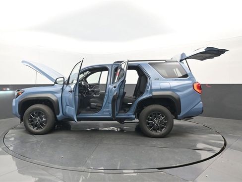 New 2026 Toyota 4Runner SR5 image 31