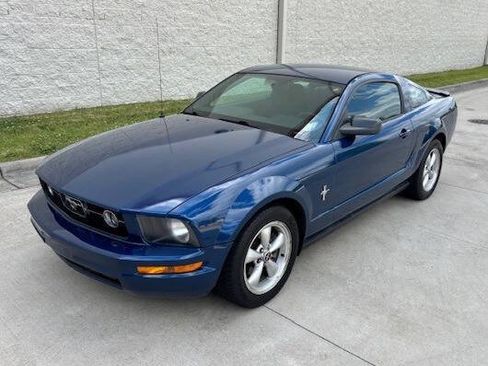 Used 2007 Ford Mustang Coupe RWD image 2