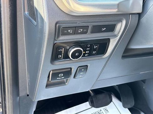 Used 2024 Ford F150 Lariat AWD/4WD image 27