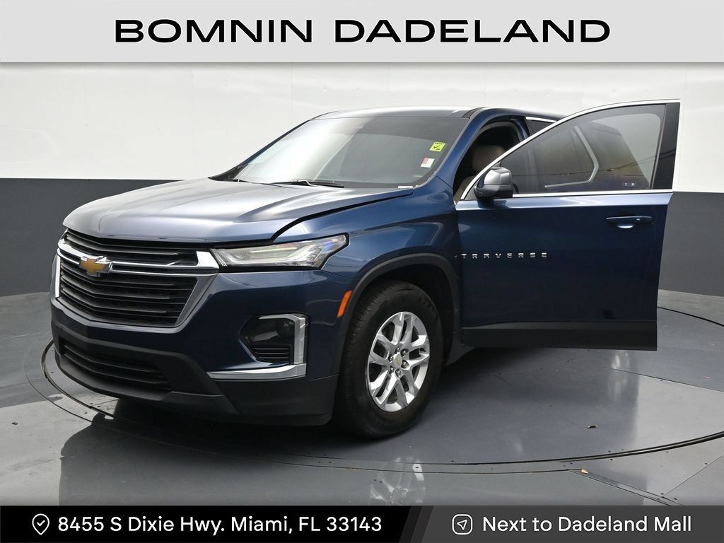 Used 2023 Chevrolet Traverse LS FWD image 1