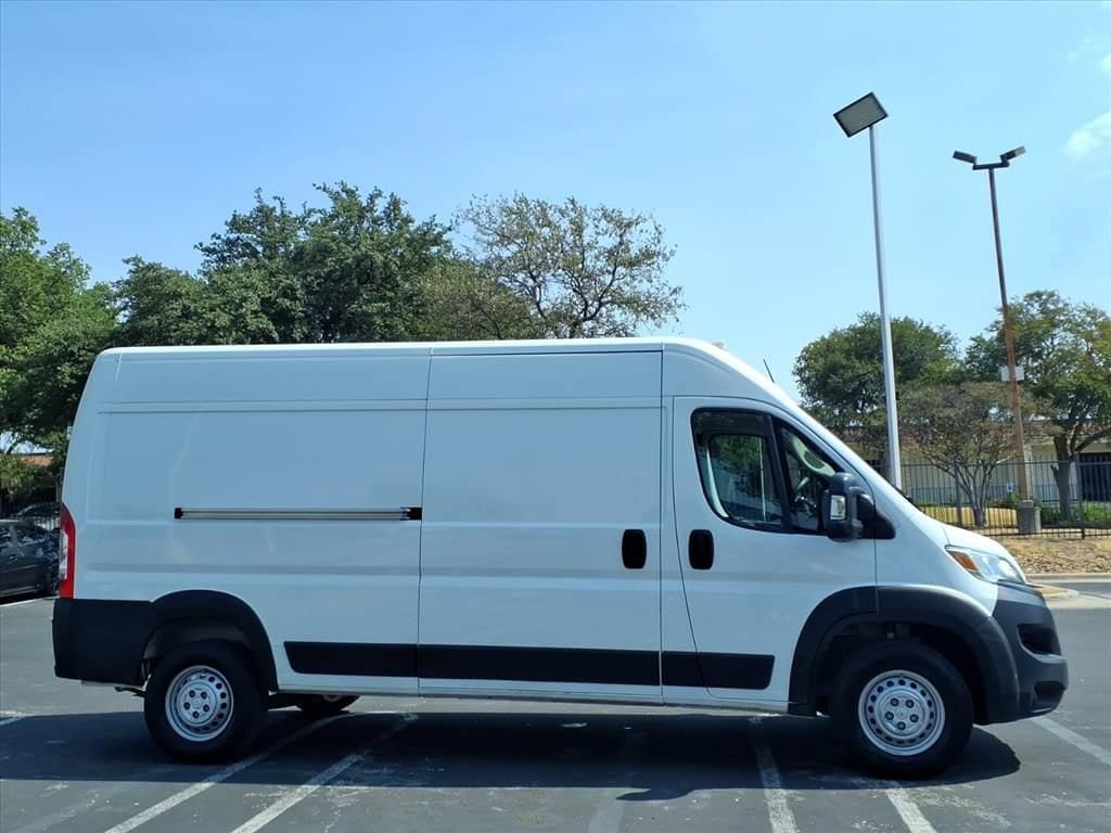 Used 2024 RAM ProMaster 2500 w/ Convenience Group FWD image 4