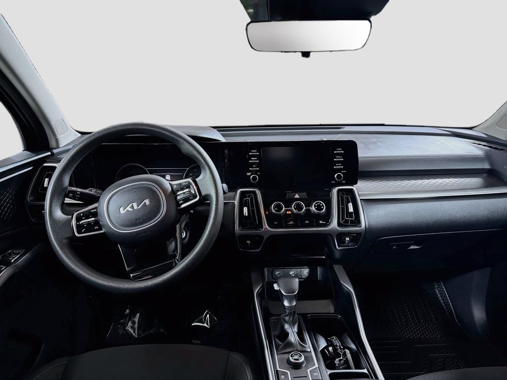 Used 2023 Kia Sorento LX FWD image 21