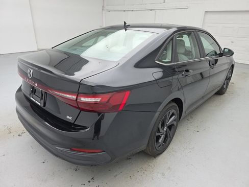 Used 2025 Volkswagen Jetta SE w/ Sunroof Package FWD image 11