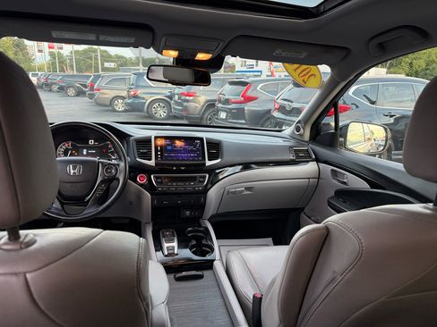 Used 2016 Honda Pilot Touring image 13