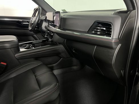 Used 2025 Chevrolet Suburban RST w/ Sun And Tow Package image 32