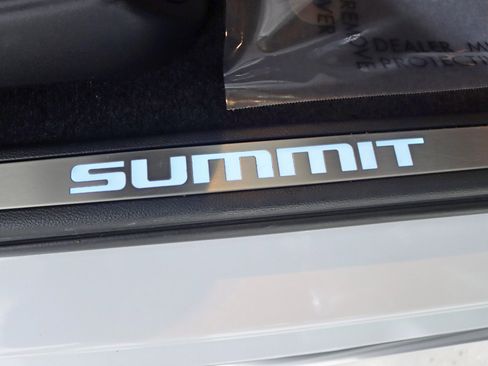 Used 2018 Jeep Grand Cherokee Summit w/ Platinum Series Group image 14