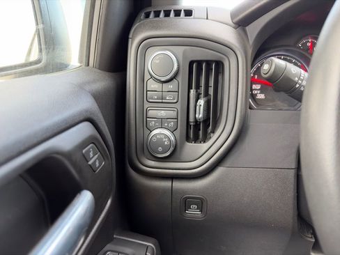 Used 2023 GMC Sierra 1500 Pro w/ Convenience Package image 16