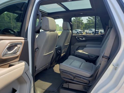 Used 2023 GMC Yukon SLT w/ SLT Premium Package RWD image 30